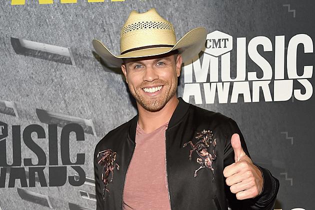 Dustin Lynch&#8217;s Recent Tourmates Have Weighed in on His Third Album