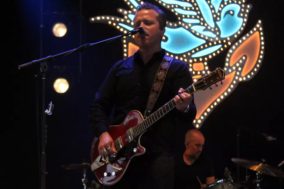 Review: Jason Isbell&#8217;s Live Show Packs an Emotional Punch [PICTURES]