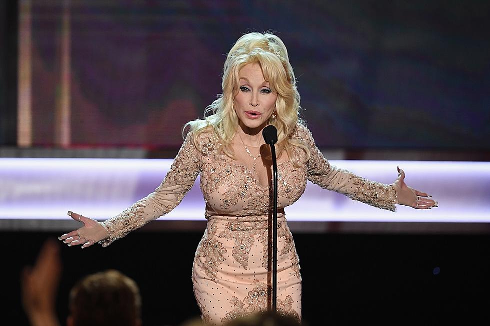 The Boot News Roundup: Dolly Parton Sets World Records + More