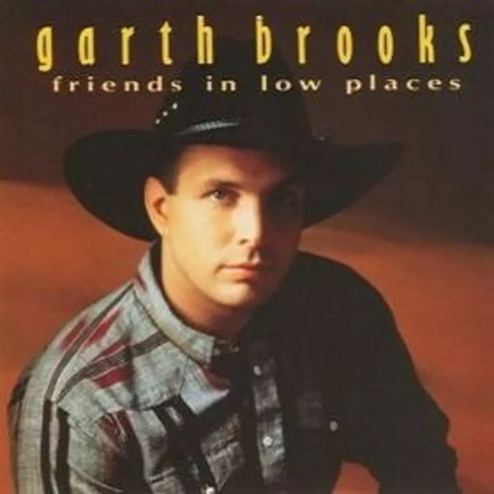 When Garth Brooks Appeared at Walmart and Played in Victoria