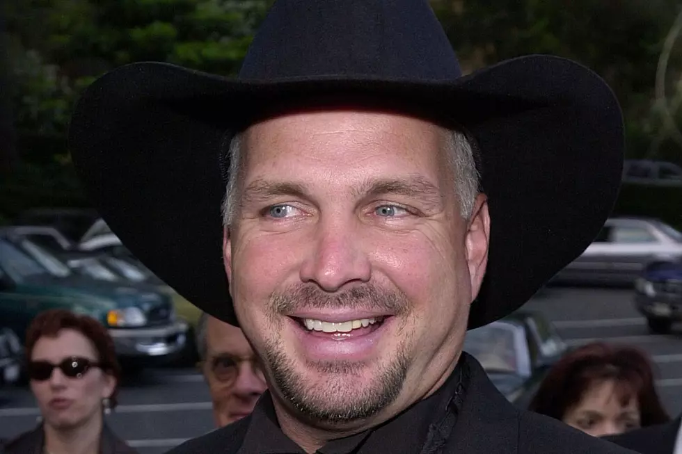 30 Years Ago: Garth Brooks&#8217; &#8216;That Summer&#8217; Hits No. 1