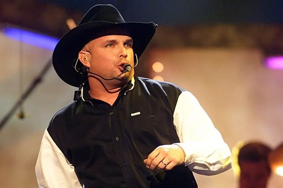 Country Music Memories: Garth Brooks Hits No. 1 With 'The Dance'