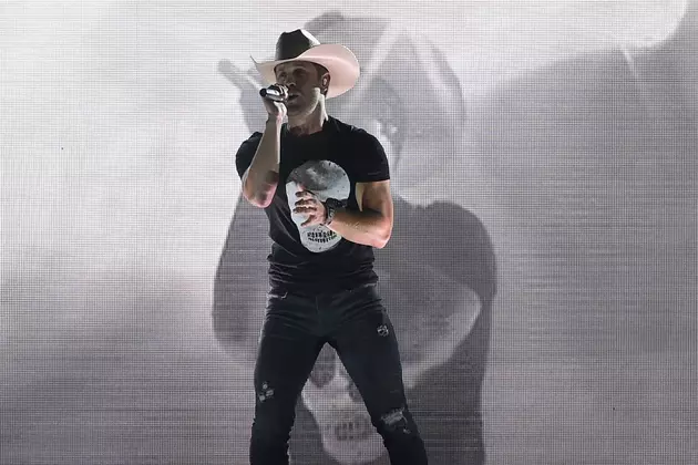 Dustin Lynch Plans Hurricane Harvey Benefit Concert