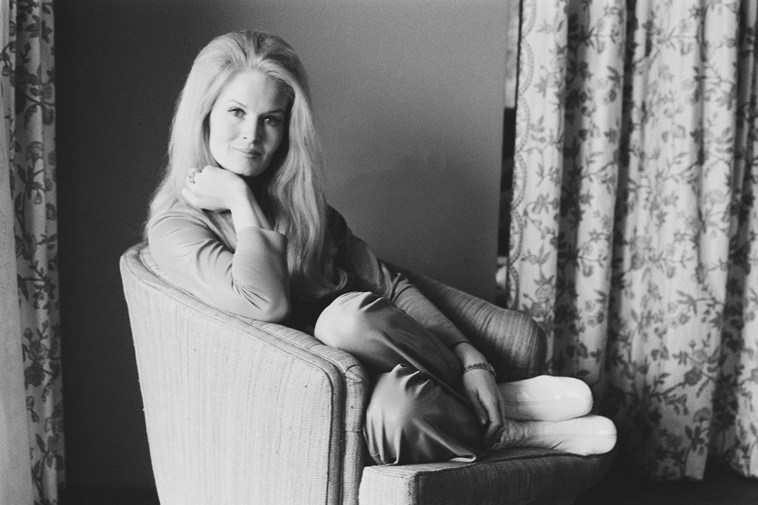 Lynn Anderson's Exhibit Officially Opens at Country Music HoF