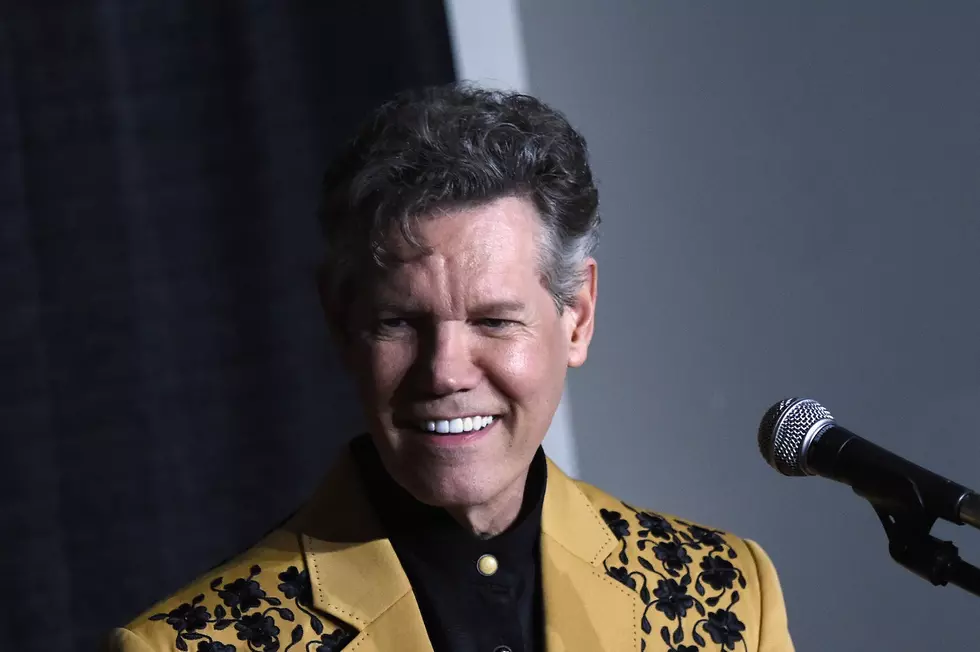 News Roundup: Randy Travis Signs on for Tribute Show + More