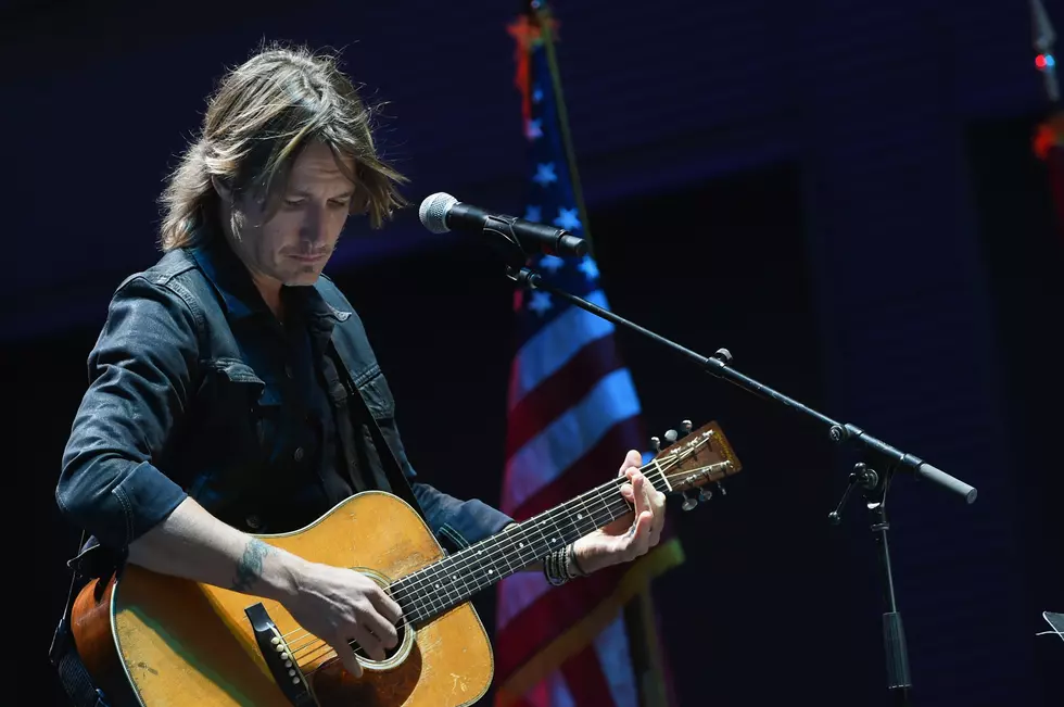 Keith Urban Sings ‘Bridge Over Troubled Water’ at Route 91 Festival Vigil [WATCH]