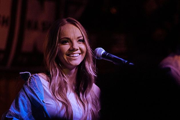 Interview: Danielle Bradbery Gets &#8216;Honest and Real&#8217; on &#8216;I Don&#8217;t Believe We&#8217;ve Met&#8217;
