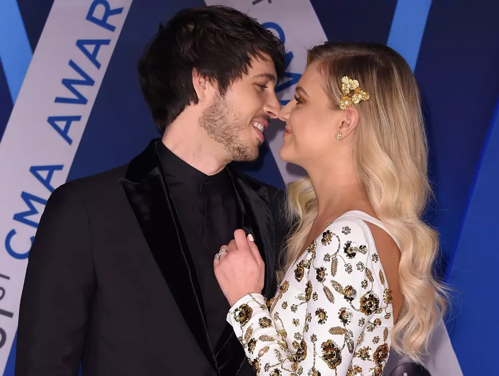 Kelsea Ballerini and Morgan Evans Walk the 2017 CMA Awards Red Carpet [PICTURES]