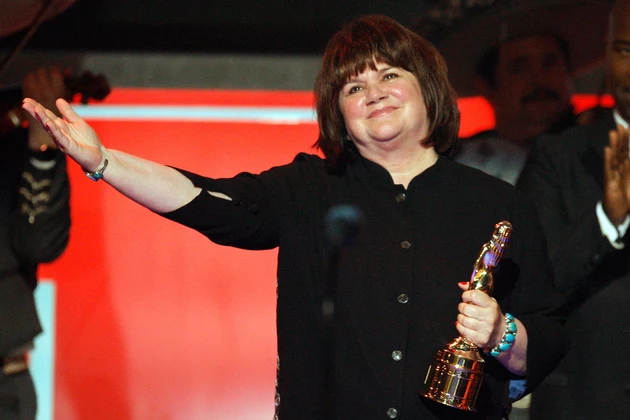 The Boot News Roundup: Linda Ronstadt Earning Kennedy Center Honor + More
