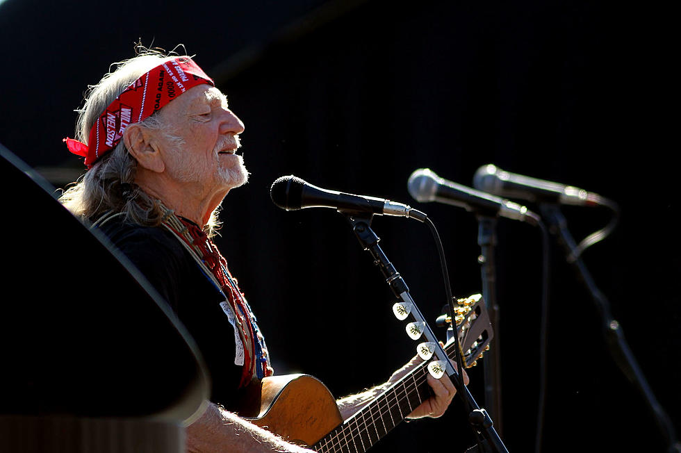 Willie Nelson Abruptly Cancels Another Show, Reportedly Has a Stomach Bug