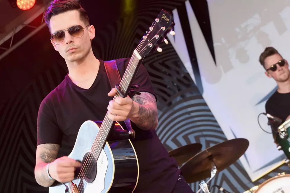 Watch Devin Dawson’s Moving Performance of ‘Asking for a Friend’