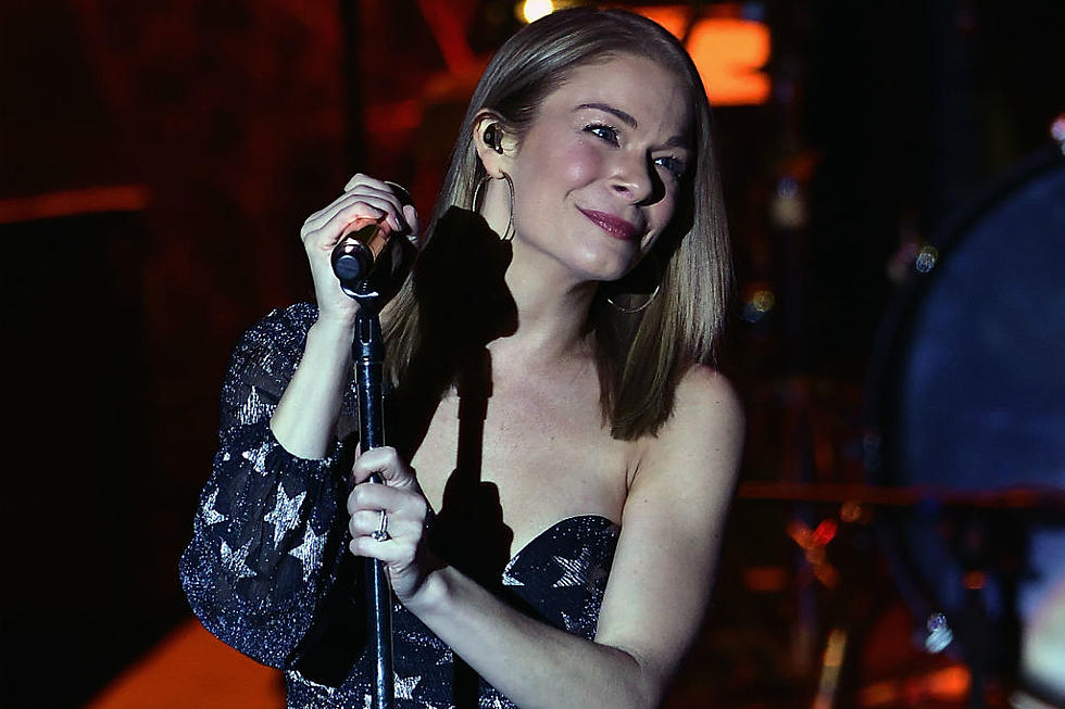 LeAnn Rimes Reimagines ‘How Do I Live’, Turns Song Into ‘a Personal Prayer’ [LISTEN]
