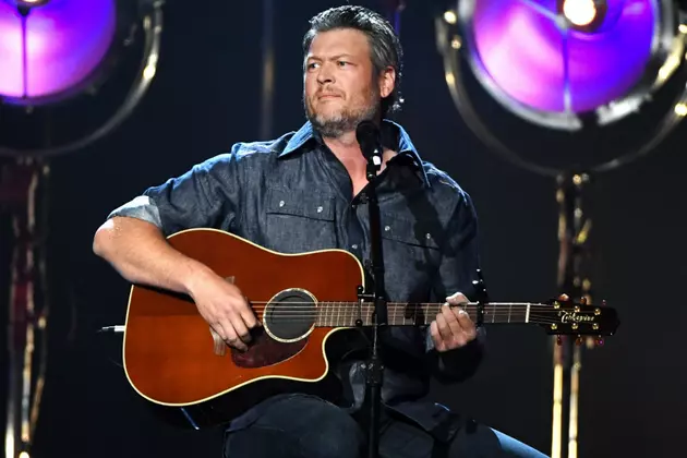 Blake Shelton Gets Sentimental With &#8216;I Lived It&#8217; Performance at 2018 ACM Awards