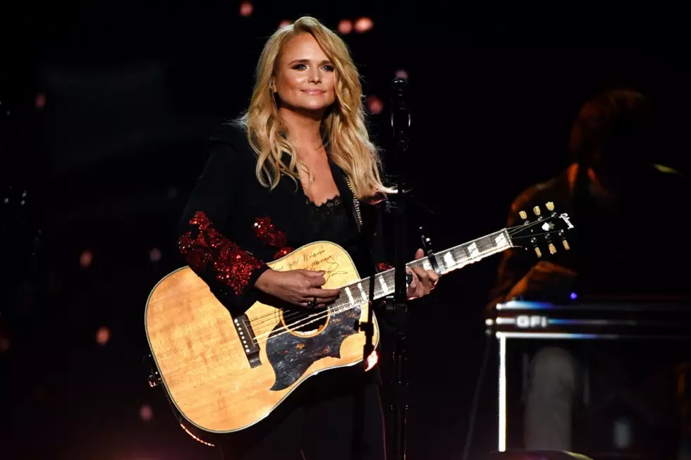 Miranda Lambert Played Guitar Signed By Loretta Lynn at 2018 ACM Awards