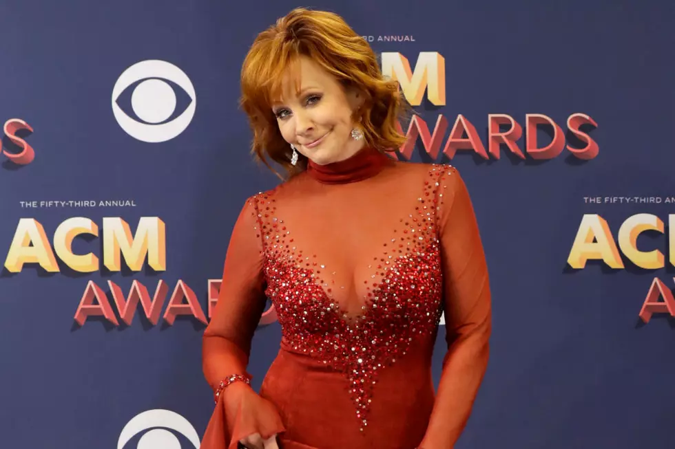 Yes, Reba McEntire Was Really Wearing That Exact Same Red Dress at the 2018 ACM Awards
