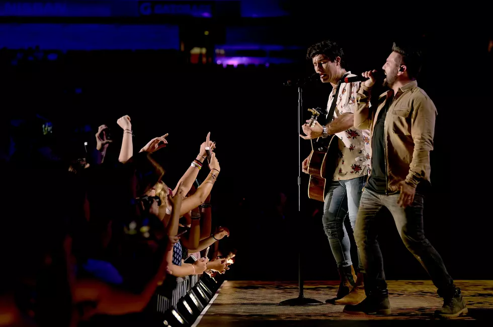 Watch Dan + Shay Cover ‘Can’t Stop the Feeling’ During CMA Fest
