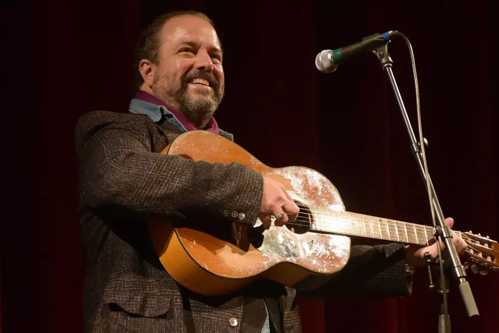 The Mavericks' Raul Malo Speaks Out About Immigration Policy