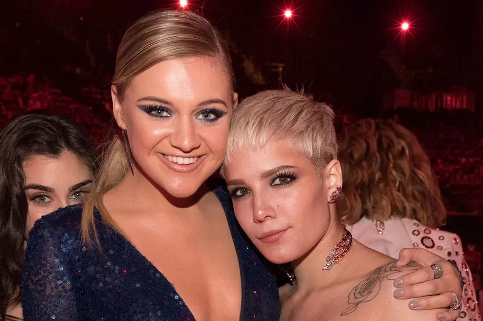 Watch Kelsea Ballerini Sing Karaoke at Santa&#8217;s Pub With Pop Star Halsey