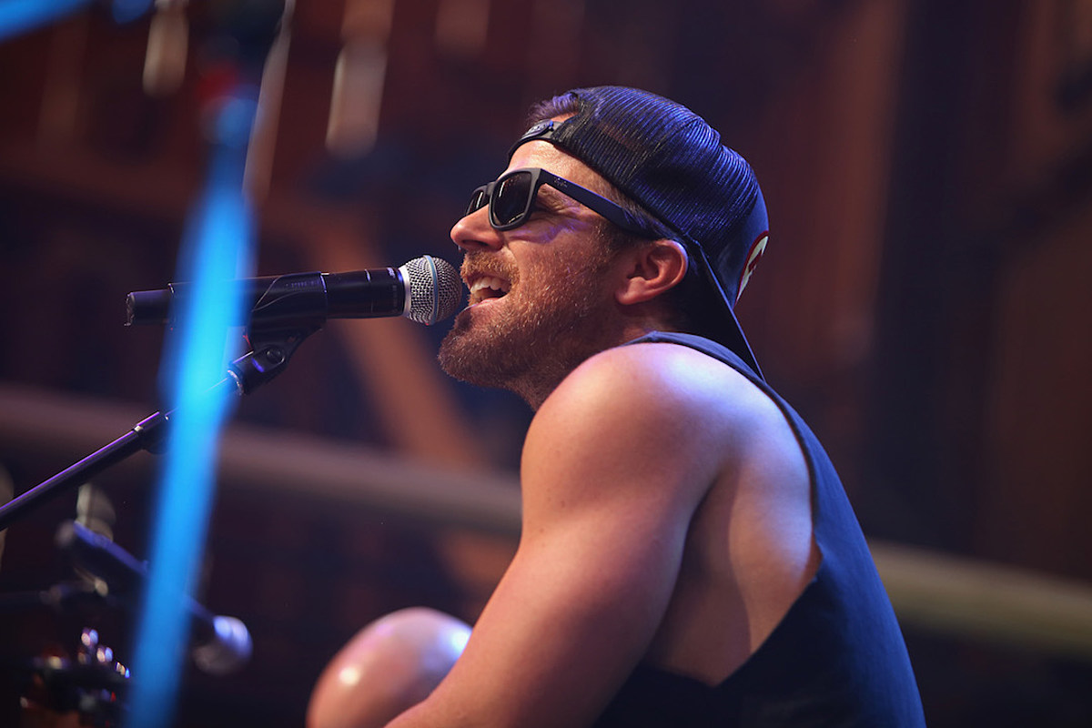 Kip Moore Expands Room to Spare Acoustic Tour to 2019