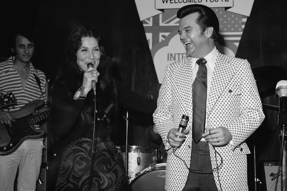 50 Years Ago: Conway Twitty and Loretta Lynn Hit No. 1 With ‘Louisiana Woman, Mississippi Man’
