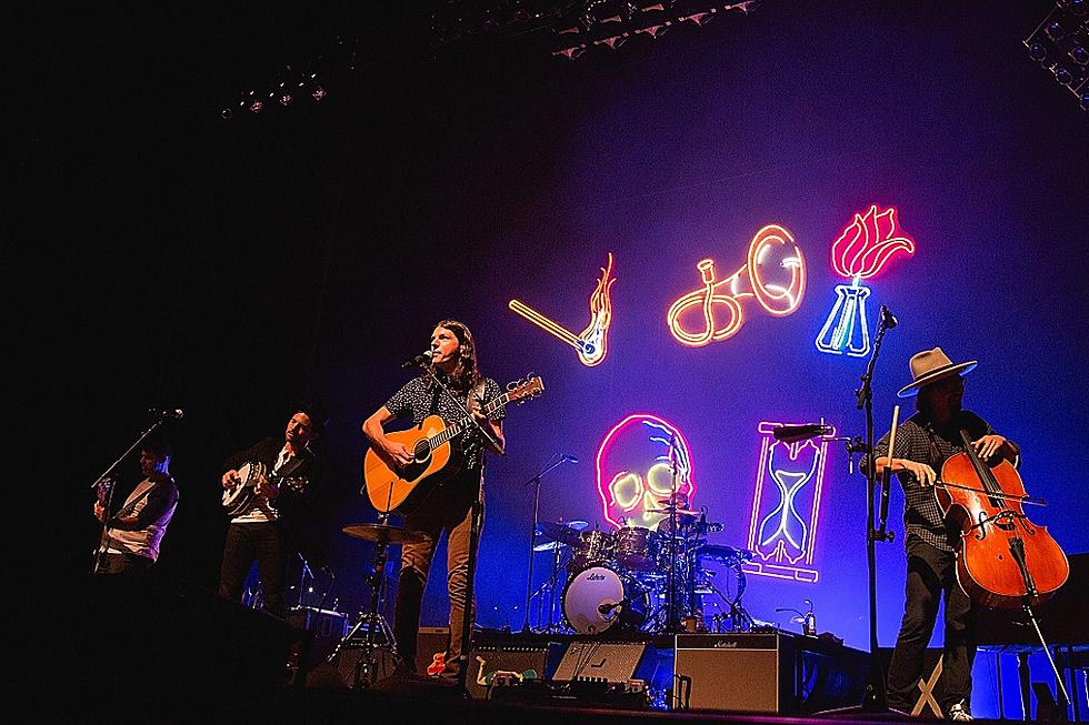 Hear Asleep at the Wheel + Avett Brothers' Ode to Willie Nelson