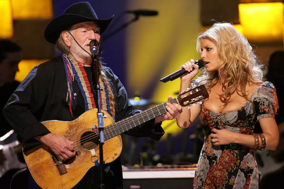 Willie Nelson Invites Jessica Simpson Onstage for Duet [WATCH]