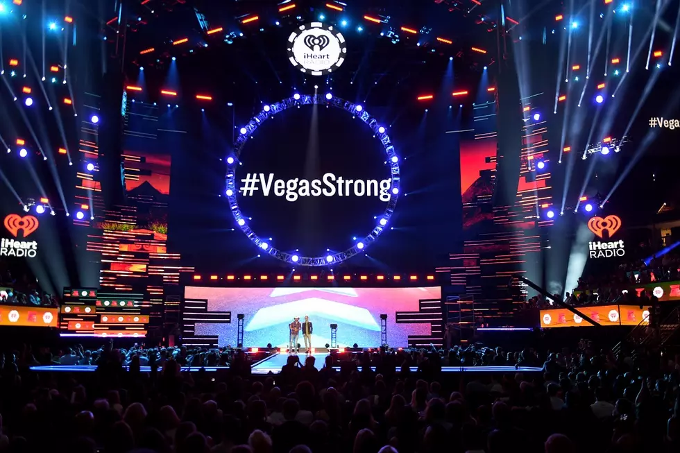 Jason Aldean Helps Remember Route 91 Shooting Victims, Responders at Las Vegas Concert [WATCH]