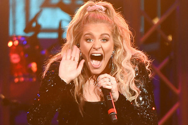 Which &#8217;90s Women Is Lauren Alaina Singing About in &#8216;Ladies in the &#8217;90s&#8217;?