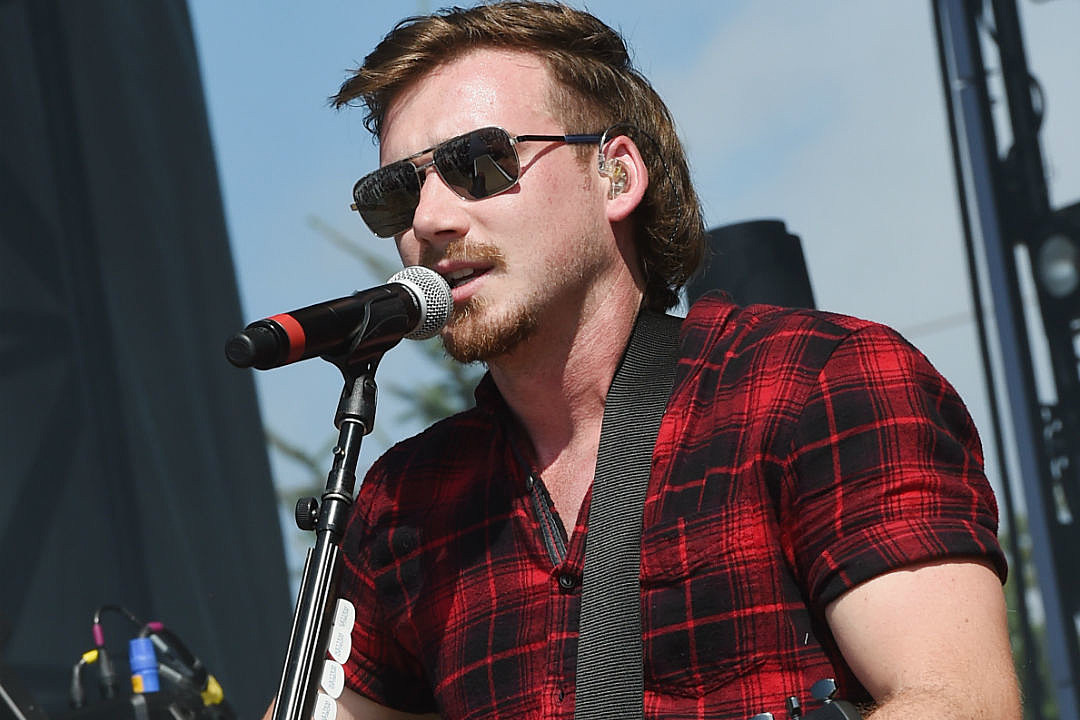 Watch Morgan Wallen's Stripped-Down Version of 'Whiskey Glasses'