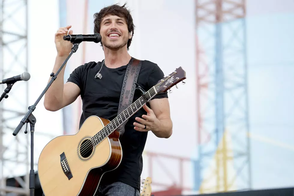 Interview: Morgan Evans Raises a Glass to Memorable Moments on &#8216;Things That We Drink To&#8217;