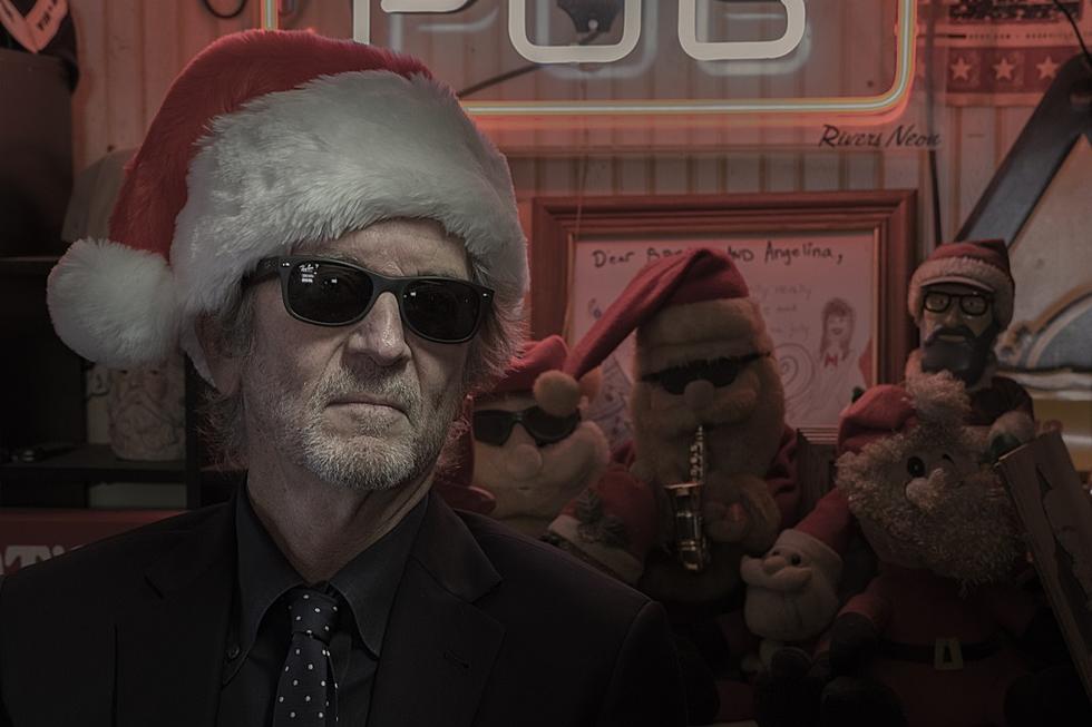 Rodney Crowell, 'Very Merry Christmas' [Exclusive Premiere]