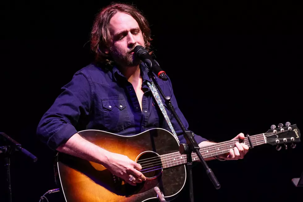 Hayes Carll Announces 2019 Album, Shares New Song, ‘None’Ya’