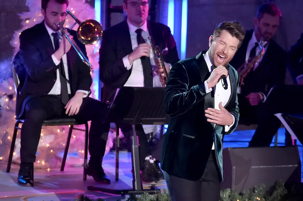 The Boot News Roundup: Brett Eldredge to Sing at 2019 Rockefeller Center Christmas Tree Lighting + More