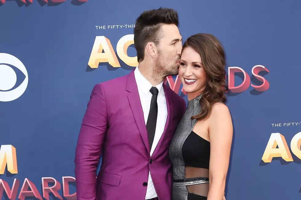 Jake Owen, Girlfriend Erica Hartlein Expecting a Baby