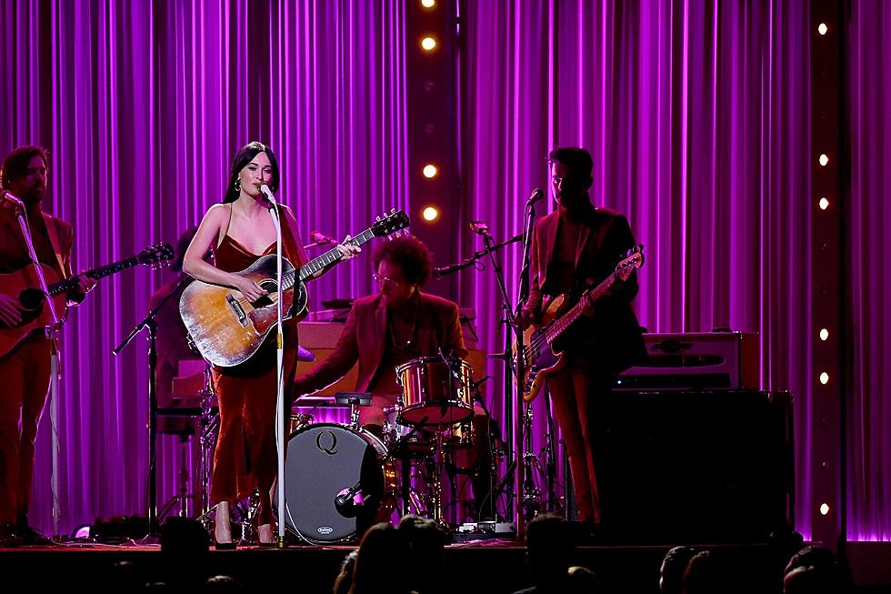 Kacey Musgraves Delivers a Mesmerizing &#8216;Slow Burn&#8217; at 2018 CMA Awards