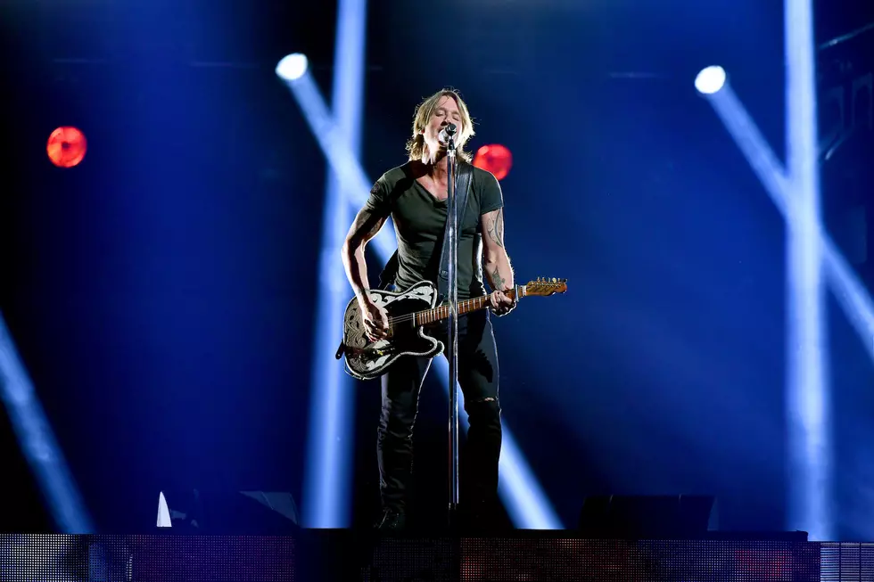 Keith Urban Crowned 2018 CMA Awards Entertainer of the Year
