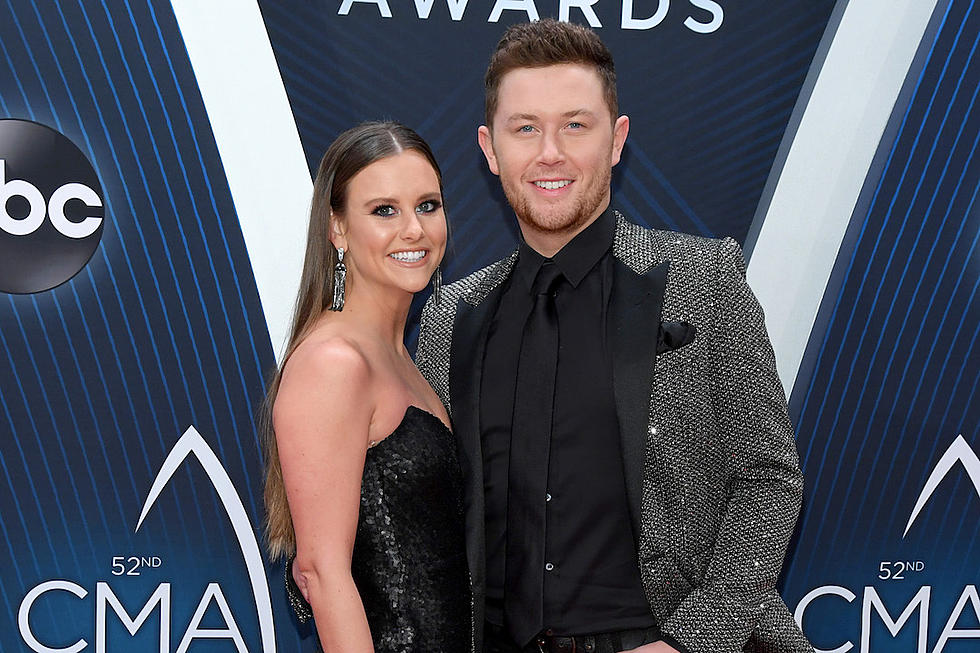 Scotty McCreery and Gabi Dugal Walk the 2018 CMA Awards Red Carpet [PICTURES]