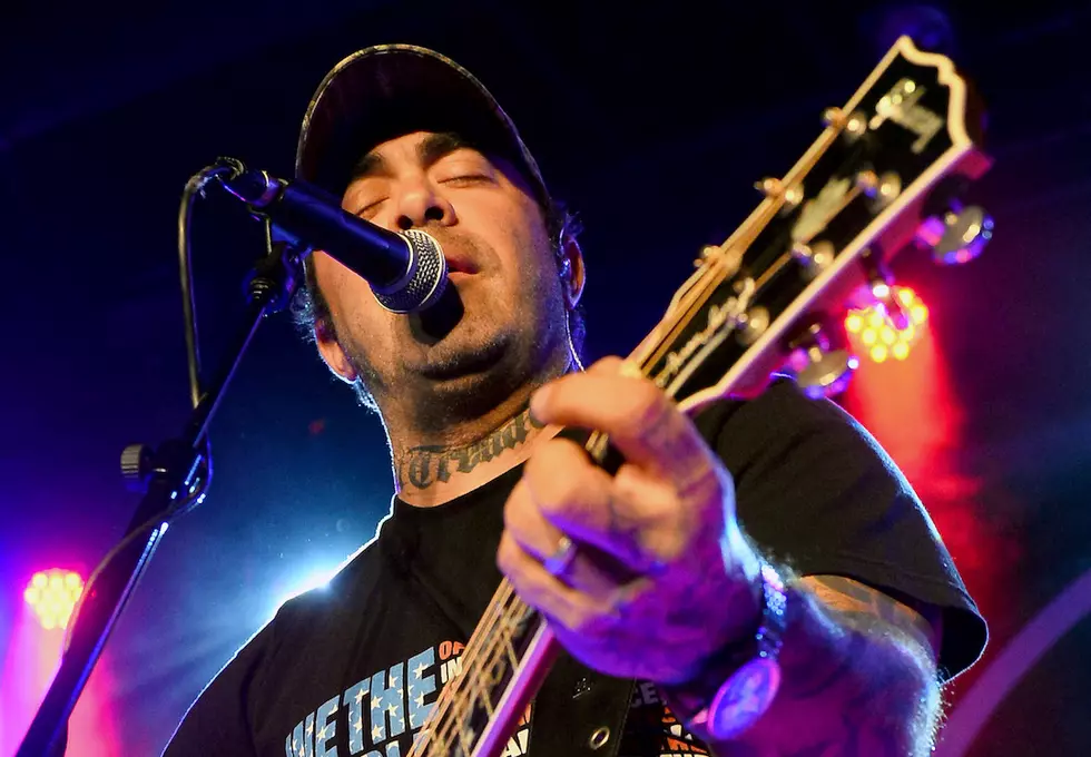 Aaron Lewis Debuts New Song ‘The State I’m In’ in Concert [WATCH]