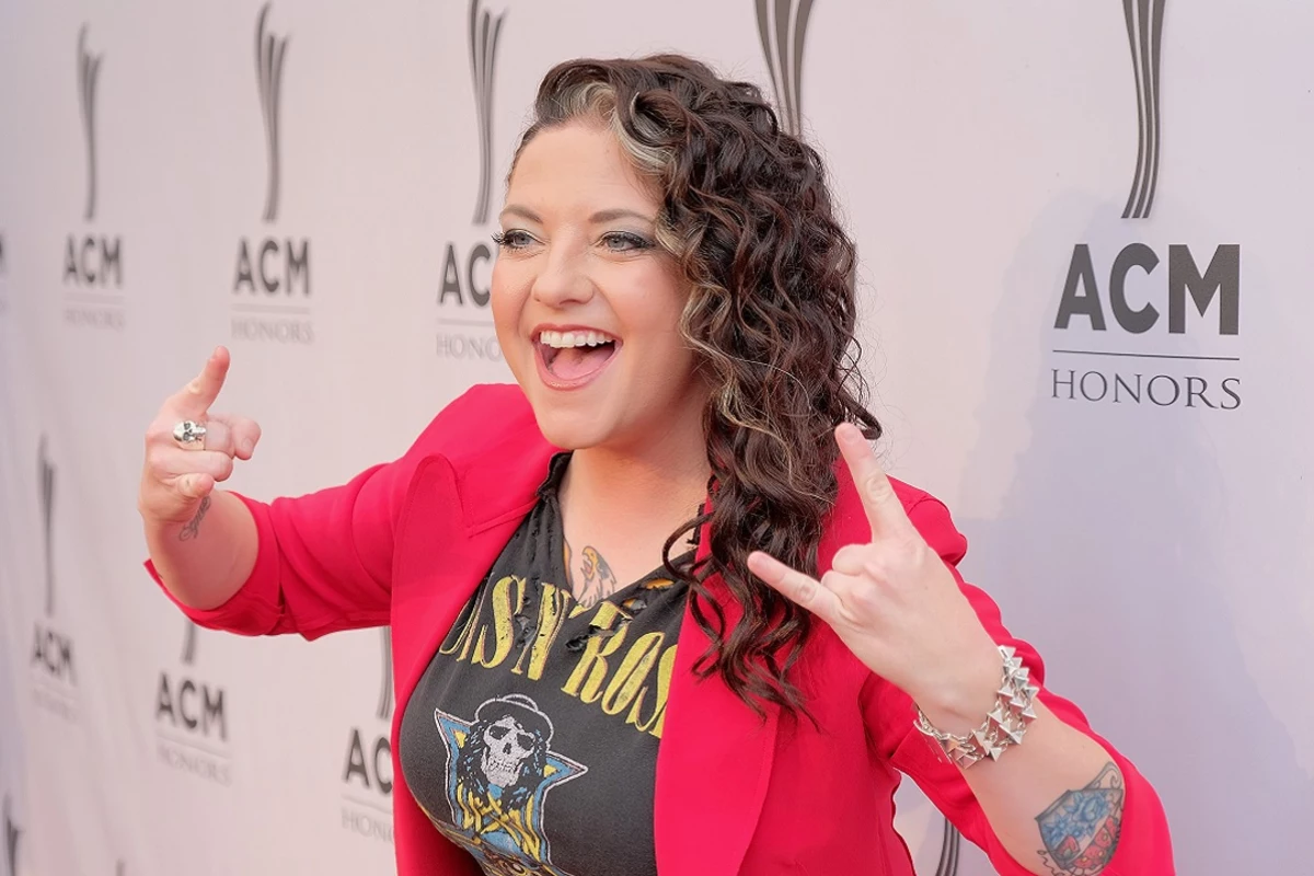 2. Country Singer Ashley McBryde Shows Off Chest Tattoo - wide 3