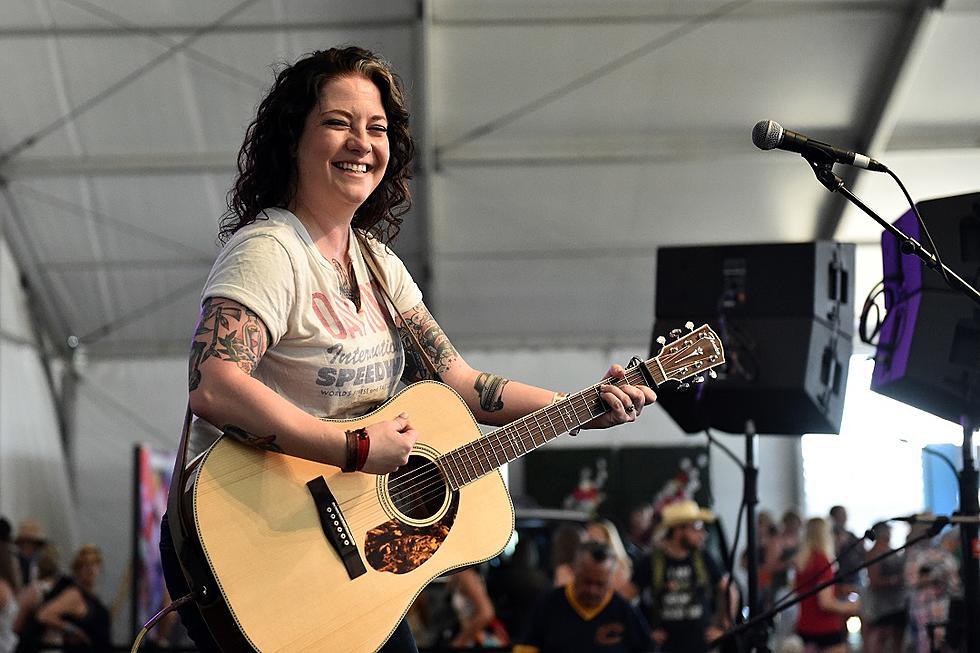 Ashley McBryde Loved Her &#8216;Really, Really Crazy&#8217; 2018, Is Ready for an &#8216;Even Crazier&#8217; 2019