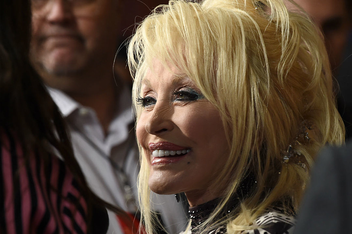 News Roundup: Dolly Parton Exhibit Coming to Grammy Museum + More1200 x 800