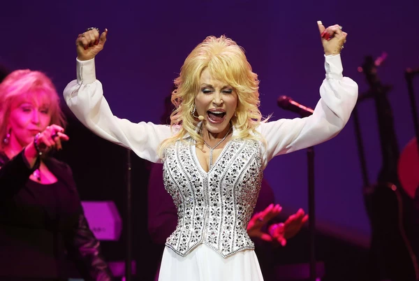 dolly parton live tour