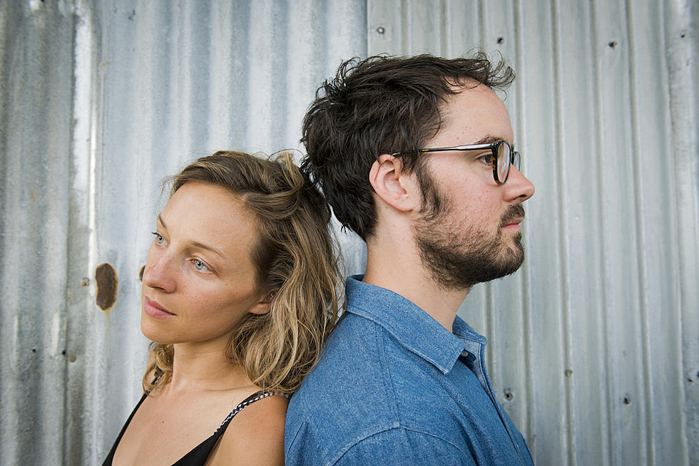 Mandolin Orange Interview: Emily Frantz Talks Singing Harmony, Processing Grief on &#8216;Tides of a Teardrop&#8217;