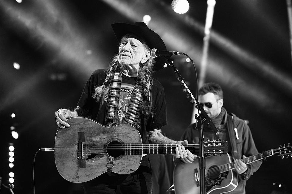 Willie Nelson Is “Chief Tester” At His Weed Company