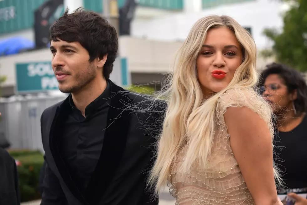 Kelsea Ballerini and Morgan Evans Walk the Red Carpet at the 2019 Grammy Awards [PICTURES]