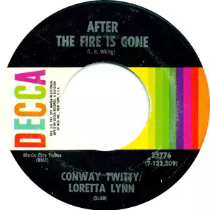 53 Years Ago: Loretta Lynn and Conway Twitty's 'After the Fire Is Gone' Hits No. 1