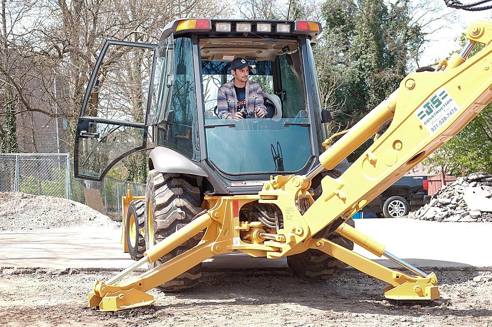 Brad Paisley + Wife Kim Break Ground on Free Nash. Grocery Store