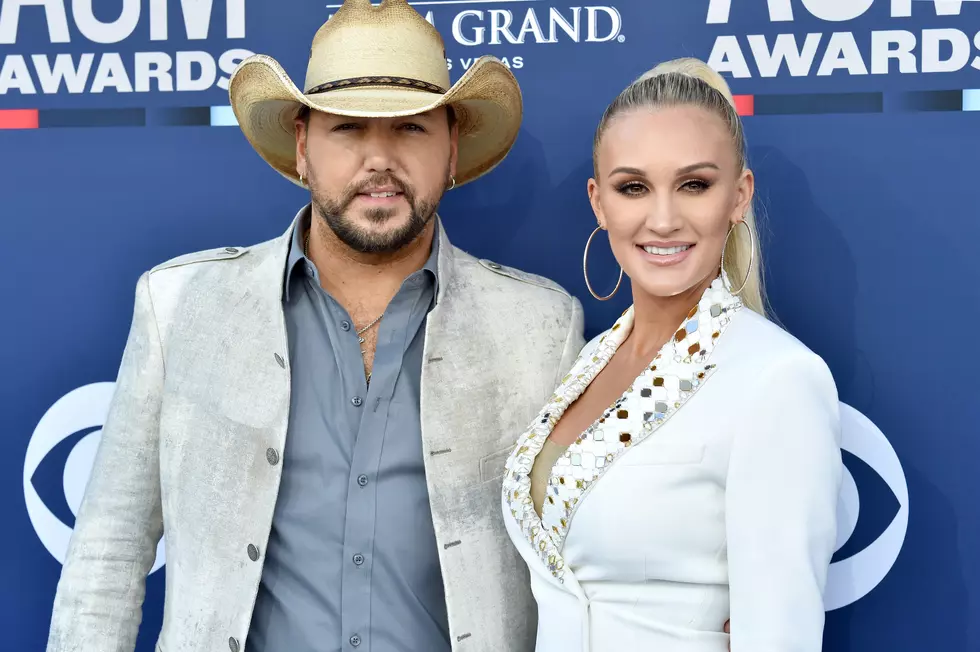 2019 ACM Awards: See Jason Aldean + Brittany Kerr on the Red Carpet [PICTURES]