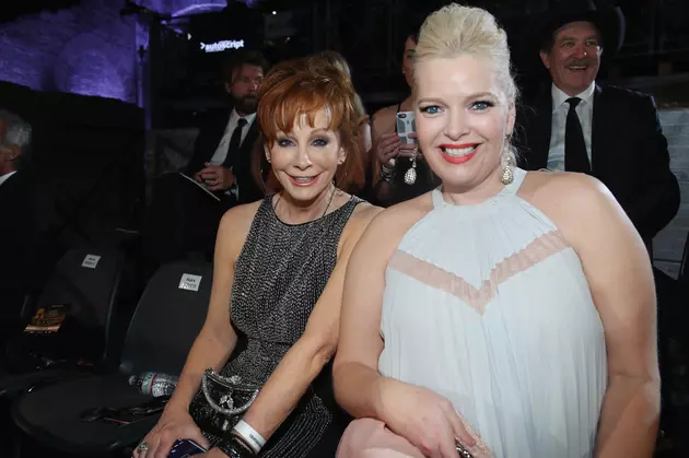 Melissa Peterman, Reba McEntire&#8217;s Former TV Co-Star, Was a 2019 ACM Awards Scriptwriter