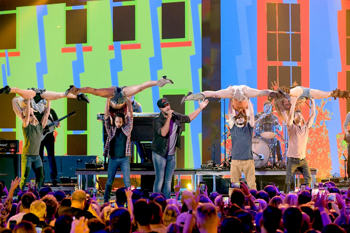 2019 CMT Music Awards AllStar Performances, Big Wins + More